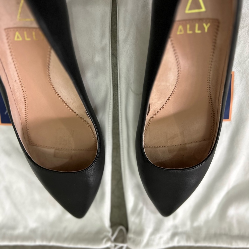 Black Ally Pumps Size 7.5 (37.5) with Shoe Bags - Picture 5 of 5